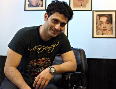 शाइनी आहूजा ने अपने करियर में गैंगस्टर, वो लम्हे जैसी कई शानदार फिल्में दी हैं. उनका करियर तब खराब हुआ जब उनपर डोमेस्टिक हाउस हेल्प ने रेप के आरोप लगाए थे. इस केस में शाइनी गिरफ्तार भी हुए थे.