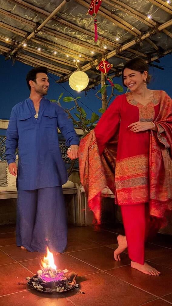 शादी के बाद कृति और पुलकित ने इस अंदाज में मनाई पहली लोहड़ी