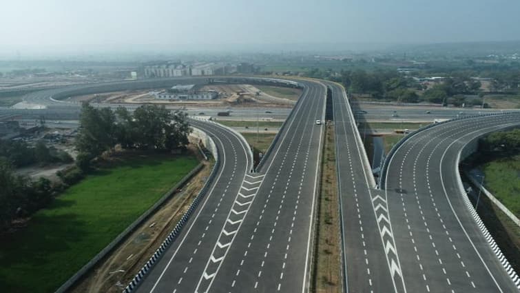 Chennai Madurai Greenfield Expressway Alignment Work Starts Chennai Madurai Expressway: அடி தூள்.. இனி சென்னை டு மதுரை 6 மணி நேரம்தான்.. தொடங்கிய எக்ஸ்பிரஸ் வே பணிகள்...