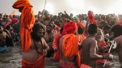 Maha Kumbh 2025: त्रिवेणी संगम पर अमृत स्नान, अधिकारी अलर्ट, उमड़ा जनसैलाब,  सामने आईं भव्य तस्वीरें