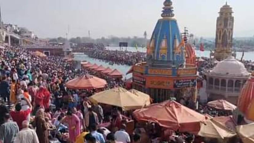 Makar Sankranti 2025 Haridwar District Administration and Police Arrangement Security For Devotees ann हरिद्वार में उमड़ा आस्था का जन सैलाब, श्रद्धालुओं ने गंगा में लगाई डुबकी, चाक-चौबंद रही सुरक्षा व्यवस्था