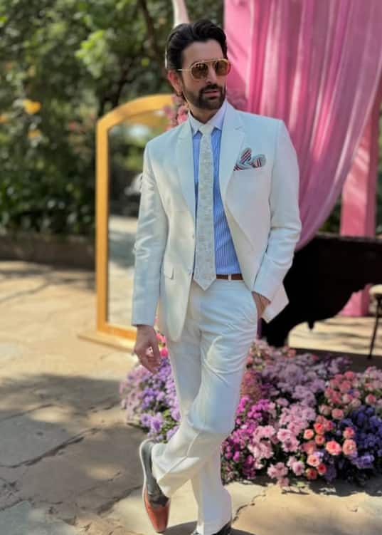 इसके अलावा उन्होंने जैसी करनी वैसी भरनी में भी चाइल्ड आर्टिस्ट के तौर पर काम किया. उन्होंने इसके बाद मुझसे दोस्ती करोगी में असिस्टेंट डायरेक्टर के तौर पर काम किया.