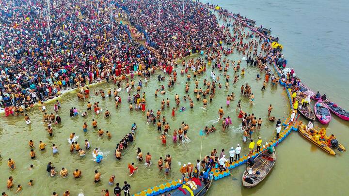 ইনট্যাঞ্জিবল কালচারাল হেরিটেজের তকমা পাওয়া কুম্ভমেলাকে ঘিরে সাজো সাজো রব।