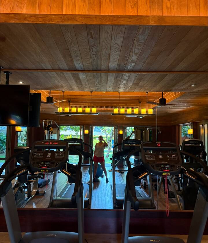 सोशल मीडियावर सक्रिय असलेल्या या अभिनेत्रीने इंस्टाग्रामच्या स्टोरीज सेक्शनवर एक फोटो पोस्ट केला, ज्यामध्ये ती बीचवर सनबाथ करताना दिसली.