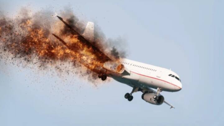 दिल्ली के चरखी दादरी में 12 नवंबर 1996 को दो विमानों की टक्कर में 349 लोगों की मौत हो गई थी. यह घटना दुनिया के सबसे भयावह हवाई हादसों में से एक है.