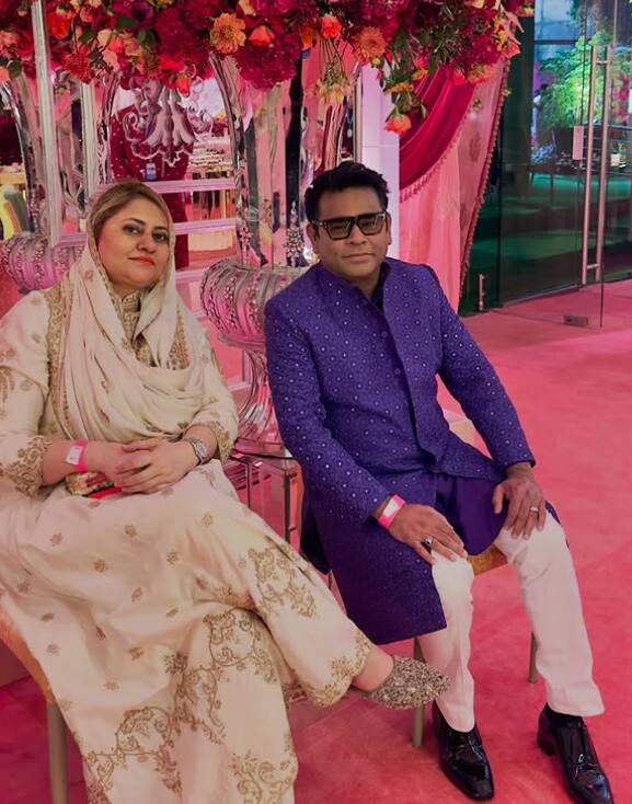 ए.आर. रहमान को उनके दिल छू लेने वाले म्यूजिक के लिए दुनिया भर में जाना जाता है, लेकिन बहुत से लोग उनके आध्यात्मिक परिवर्तन के बारे में नहीं जानते हैं. ए आर रहने पहले हिंदू धर्म मानते थे और उनका नाम दिलीप कुमार था लेकिन रहमान का परिचय कादिरी तारिका से 1984 में हुआ जब उनकी छोटी बहन गंभीर रूप से बीमार थी. उन्होंने कहा कि इस्लाम ने उनकी जिंदगी को कई मुश्किलों से बचाया है. उन्होंने अपना धर्म परिवर्तन कर इस्लाम कबूल कर लिया था. इसके तुरंत बाद सायरा बानो से उनकी शादी हो गई थी. हालांकि हाल ही में रहमान और उनकी पत्नी ने अलग रास्तों पर चलने का फैसला लिया है.