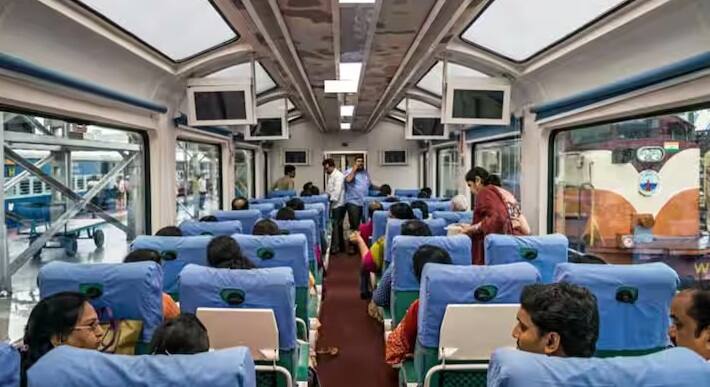 તેથી જો કોઈ મુસાફર ટ્રેનમાં મુસાફરી કરી રહ્યો હોય અને કોઈ કારણ વગર તો તે મુસાફર મુસાફરી દરમિયાન તેની સીટ પર બેઠા બેઠા મૃત્યુ પામે છે અથવા તે કોઈ બીમારીથી પીડાય છે જેના કારણે તે મૃત્યુ પામે છે.