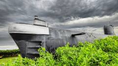 इंडियन नेवी के मुकाबले कितनी मजबूत है चीन और पाकिस्तान की नौसेना, जानें एक क्लिक में