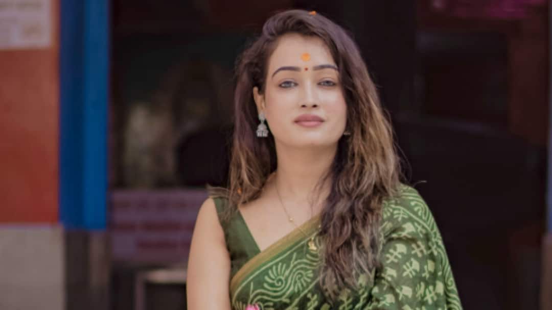 Maha Kumbh 2025 Viral Sadhvi Harsha Richhariya React on Entry Bollywood And her statement on love tips बॉलीवुड में एंट्री लेने वाली हैं महाकुंभ की वायरल साध्वी हर्षा? लव टिप्स पर दिया ये बयान