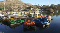 Photos: कड़ाके की ठंड में भी सैलानियों के हौसले बुलंद, माउंट आबू की हसीन वादियों में उमड़ी भीड़