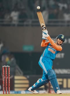 Smriti Mandhana Century: स्मृति मंधाना ने विस्फोटक शतक के दम पर किया कारनामा, ऐसा करने वाली पहली एशियाई