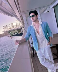 सिर्फ 3 हजार रुपए थी पहली सैलरी, आज करोड़ों का मालिक बन चुका है बॉलीवुड का ये ‘स्टूडेंट’, जानें नेटवर्थ