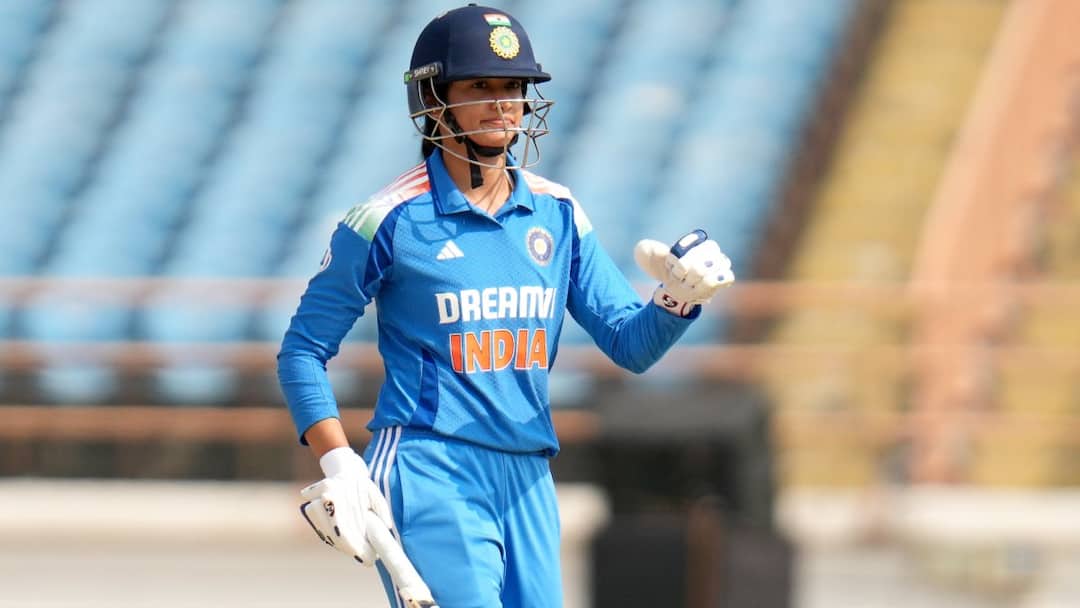 Smriti Mandhana hit Century against ireland record break Rajkot 3rd ODI IND W vs IRE W Smriti Mandhana Century: मंधाना ने तोड़ा सबसे तेज शतक का रिकॉर्ड, राजकोट में रचा इतिहास, आयरलैंड के खिलाफ विस्फोटक प्रदर्शन