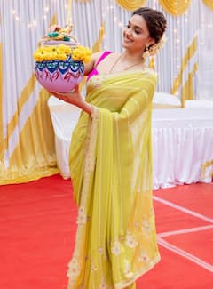 मांग में सिंदूर, कानों में झुमके और येलो साड़ी...खूब सज-धज कर कीर्ति सुरेश ने शादी के बाद पति संग मनाया पहला पोंगल, खूबसूरत तस्वीरें की शेयर