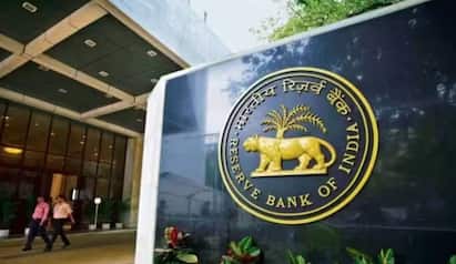 Bank is harassing you then you can take help under rbi ombudsman scheme બેંક તમને પરેશાન કરે તો RBIની મદદ લો, જાણો ફરિયાદ કરવાની પૂરી પ્રોસેસ