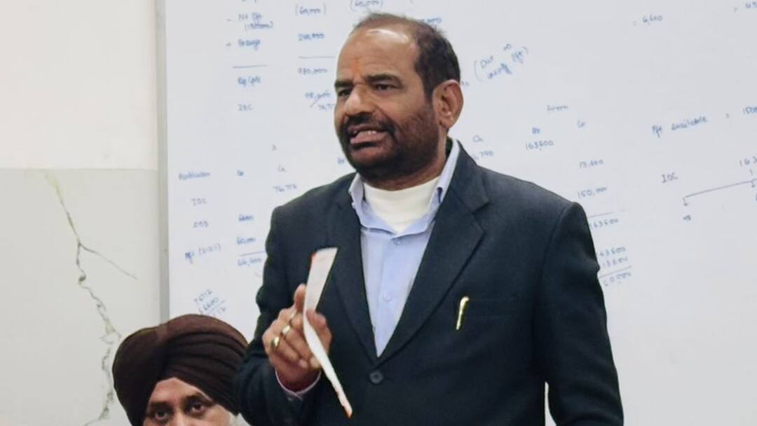 रमेश बिधूड़ी का आरोप, 'आतिशी के पिताजी ने अफजल गुरू के लिए कैंपेन चलाया था', सीएम चेहरे पर भी बयान BJP candidate Ramesh Bidhuri says Atishi father had campaigned for Afzal Guru रमेश बिधूड़ी का आरोप, 'आतिशी के पिताजी ने अफजल गुरू के लिए कैंपेन चलाया था', सीएम चेहरे पर भी बयान