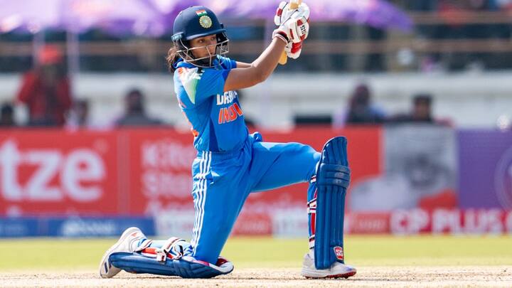 प्रतिका टीम इंडिया के लिए ओपनिंग करने आयी थीं. उन्होंने 129 गेंदों का सामना करते हुए 154 रन बनाए. इस दौरान 20 चौके और 1 छक्का लगाया.