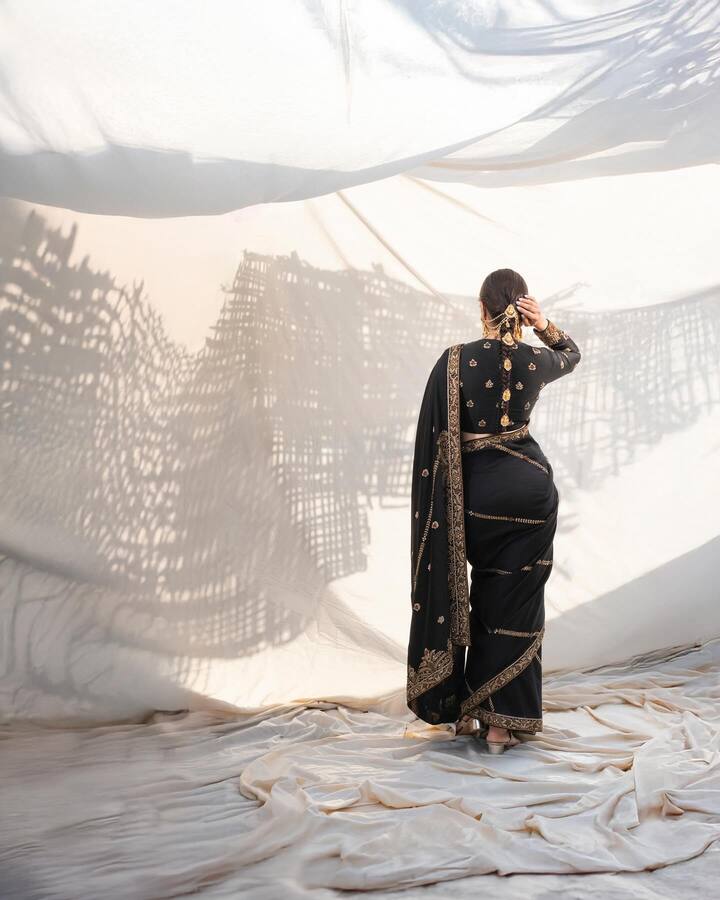 सई नेहमीच तिचे नवे फोटोशूट शेअर केले आहेत, ज्यात तिने मकर संक्रांती निमित्त खास फोटोशूट  केलं आहे.