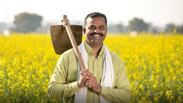 इस योजना के तहत अब तक सरकार की ओर से 18 किस्तें जारी की जा चुकी हैं. अब योजना में लाभ ले रहे किसानों को सरकार की ओर से 19वीं किस्त जारी होने का इंतजार है. आपको मिल सकता है योजना की अगली किस्त का लाभ या नहीं. इस तरह कर सकते हैं पता.