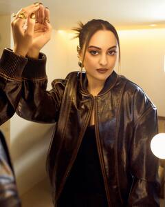 Sonakshi Sinha : बॉलिवूड अभिनेत्री सोनाक्षी सिन्हाचा बॉसी लूक; फोटो होतायत व्हायरल!