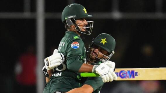 चैंपियंस ट्रॉफी से पहले पाकिस्तान को लगा झटका, इंजरी की वजह से बाहर हुआ यह स्टार बल्लेबाज
