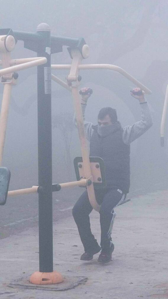 आज मौसम कैसा रहेगा? दिल्ली में बारिश होगी या नहीं? जानें- वेदर अपडेट