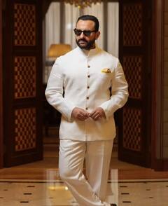 Saif Ali Khan Attacked: हमले के बाद सैफ अली खान की हुई सर्जरी, जानें- अब कैसी है एक्टर की हालत?