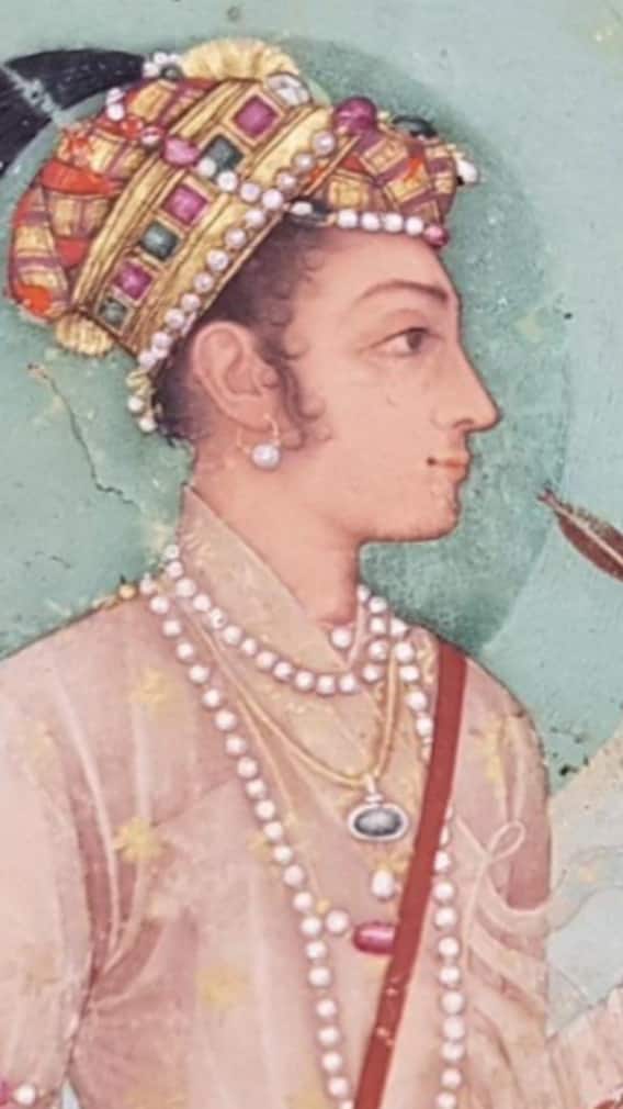 किस मुगल बादशाह ने काट दिया था अपने सगे भाई का सिर