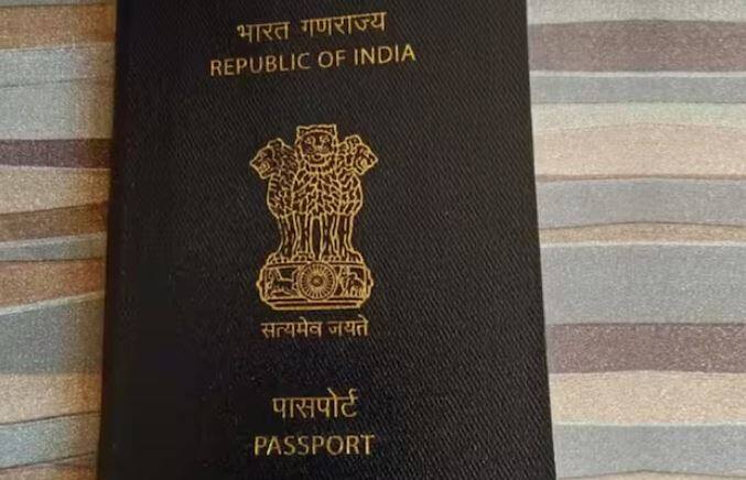 ਪਾਸਪੋਰਟ ਇੱਕ ਵੈਧਤਾ ਦੇ ਨਾਲ ਉਪਲਬਧ ਹੈ ਯਾਨੀ ਇੱਕ ਮਿਆਦ ਦੇ ਬਾਅਦ ਤੁਹਾਨੂੰ ਇਸਨੂੰ ਨਵਿਆਉਣਾ ਪਵੇਗਾ। ਪਾਸਪੋਰਟ ਦੀ ਮਿਆਦ ਪੁੱਗਣ ਤੋਂ ਕਿੰਨੇ ਦਿਨ ਪਹਿਲਾਂ ਇਸਨੂੰ ਰੀਨਿਊ ਕਰਵਾਉਣਾ ਚਾਹੀਦਾ ਹੈ? ਆਓ ਜਾਣਦੇ ਹਾਂ ਇਸ ਸੰਬੰਧੀ ਕੀ ਨਿਯਮ ਹਨ।