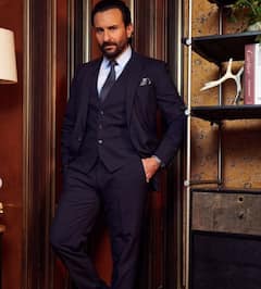 Saif Ali Khan Attacked: हमले के बाद सैफ अली खान की हुई सर्जरी, जानें- अब कैसी है एक्टर की हालत?