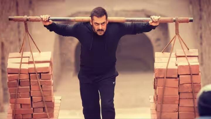 दरम्यान, सध्या सलमान खान त्याच्या आगामी 'सिकंदर' चित्रपटाच्या शूटिंगमध्ये व्यस्त आहे. जो यावर्षी ईदला प्रदर्शित होणार आहे.