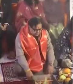 नामांकन से पहले BJP उम्मीदवार हरीश खुराना ने की पूजा। ABP NEWS SHORTS