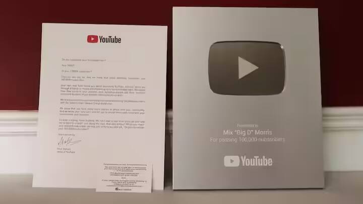 તમે તમારી યુટ્યૂબ ચેનલ પર લાઈવ સ્ટ્રીમિંગ કરીને પણ પૈસા કમાઈ શકો છો. એકવાર તમારી પાસે સિલ્વર બટન આવી જાય, પછી તમે બ્રાન્ડ એમ્બેસેડર બનીને અને તમારા વ્યક્તિગત બ્રાન્ડને મજબૂત બનાવીને પૈસા પણ કમાઈ શકો છો.