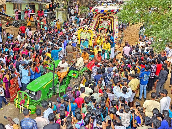 ஆரோவில் மஞ்சு விரட்டில் சுவாமி ஊர்வலம்