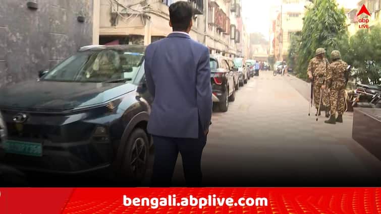 Kolkata News ED Raid in 6 thousand Crore Bank fraud Case in 3 places Kolkata News: প্রতিবেশীরা জানেন তিনি চাকরিরত, ED-র দাবি 'ডিরেক্টর', ৬ হাজার কোটি টাকার ব্যাঙ্ক প্রতারণায় হাওড়ায় ব্যবসায়ীর বাড়িতে হানা !