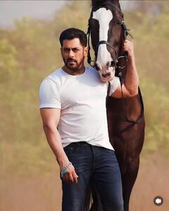 सैफ अली खान से पहले इन सितारों पर हो चुका है जानलेवा हमला, लिस्ट में शामिल कई बड़े नाम