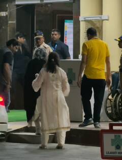 बेबस मां! लडखड़ाते पैरों से घायल बेटे सैफ को देखने पहुंचीं शर्मिला टैगोर, बहन सोहा का भी रो-रोकर बुरा हाल, देखें तस्वीरें