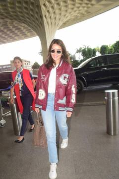 Shraddha Kapoor Pics: नो मेकअप लुक में एयरपोर्ट पर स्पॉट हुईं श्रद्धा कपूर, स्माइल पर फैंस ने हारा दिल