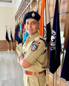 कभी विधायकों की गाड़ी का चालान काटा… कभी प्यार से समझाया, कौन हैं IPS अपराजित लोहान?