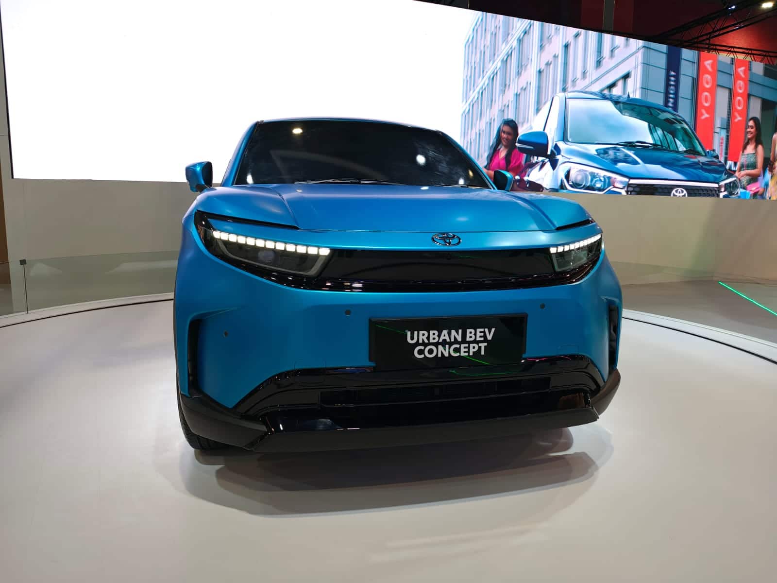 Auto Expo 2025 :  টয়োটা আরবান ক্রুজার ইভি এল প্রকাশ্য়ে, এখানে রইল বৈশিষ্ট্য ও ছবি