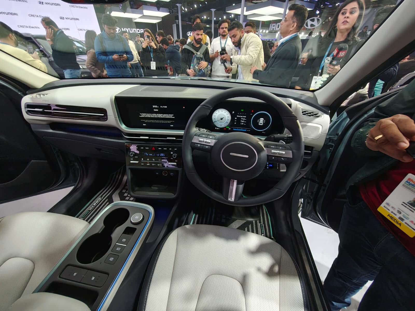 Auto Expo 2025: ऑटो एक्सपो में फाइनली लॉन्च की गई Hyundai Creta Electric, कीमत से फीचर्स तक जानें सब