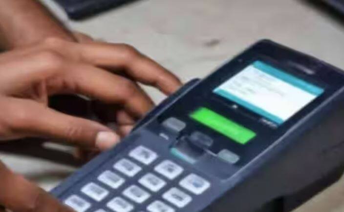 ਇਸ ਤੋਂ ਇਲਾਵਾ ਰਾਸ਼ਨ ਕਾਰਡ ਧਾਰਕਾਂ ਲਈ ਈ-ਕੇਵਾਈਸੀ ਕਰਵਾਉਣਾ ਵੀ ਲਾਜ਼ਮੀ ਕਰ ਦਿੱਤਾ ਗਿਆ ਹੈ। ਜਿਹੜੇ ਆਪਣਾ ਰਾਸ਼ਨ ਕਾਰਡ ਕੇਵਾਈਸੀ ਨਹੀਂ ਕਰਵਾ ਰਹੇ। ਇਸ ਲਈ ਉਨ੍ਹਾਂ ਦੇ ਨਾਮ ਵੀ ਰਾਸ਼ਨ ਕਾਰਡ ਤੋਂ ਹਟਾਏ ਜਾ ਰਹੇ ਹਨ। ਇਸ ਲਈ, eKYC ਕਰਵਾਉਣਾ ਬਹੁਤ ਜ਼ਰੂਰੀ ਹੈ।