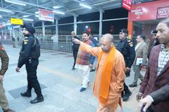 Varanasi News: वाराणसी में सीएम योगी ने काशी विश्वनाथ का किया पूजन, रैन बसेरा पहुंच जानी व्यवस्थाएं, देखें तस्वीरें