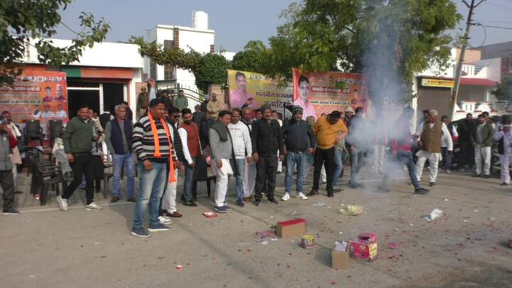 सरपंच प्रतिनिधि मोहन रारह ने बताया कि सीएम भजनलाल शर्मा द्बारा राजस्थान के सभी ग्राम पंचायत के सरपंच और वार्ड पंच का कार्यकाल बढ़ाकर ऐतिहासिक सौगात दी गई है.