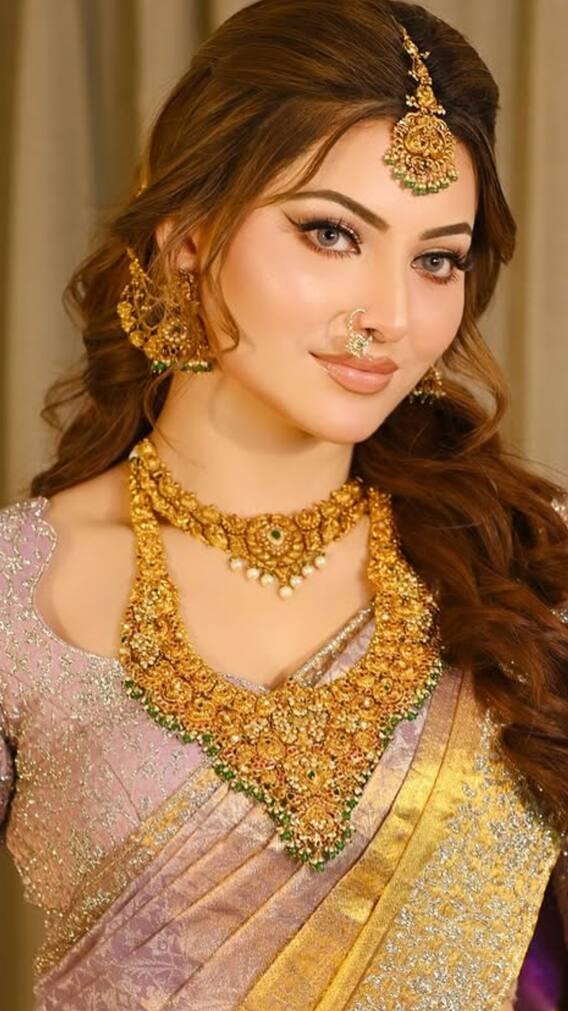 उर्वशी रौतेला की नेट वर्थ जान चौंक जाएंगे आप