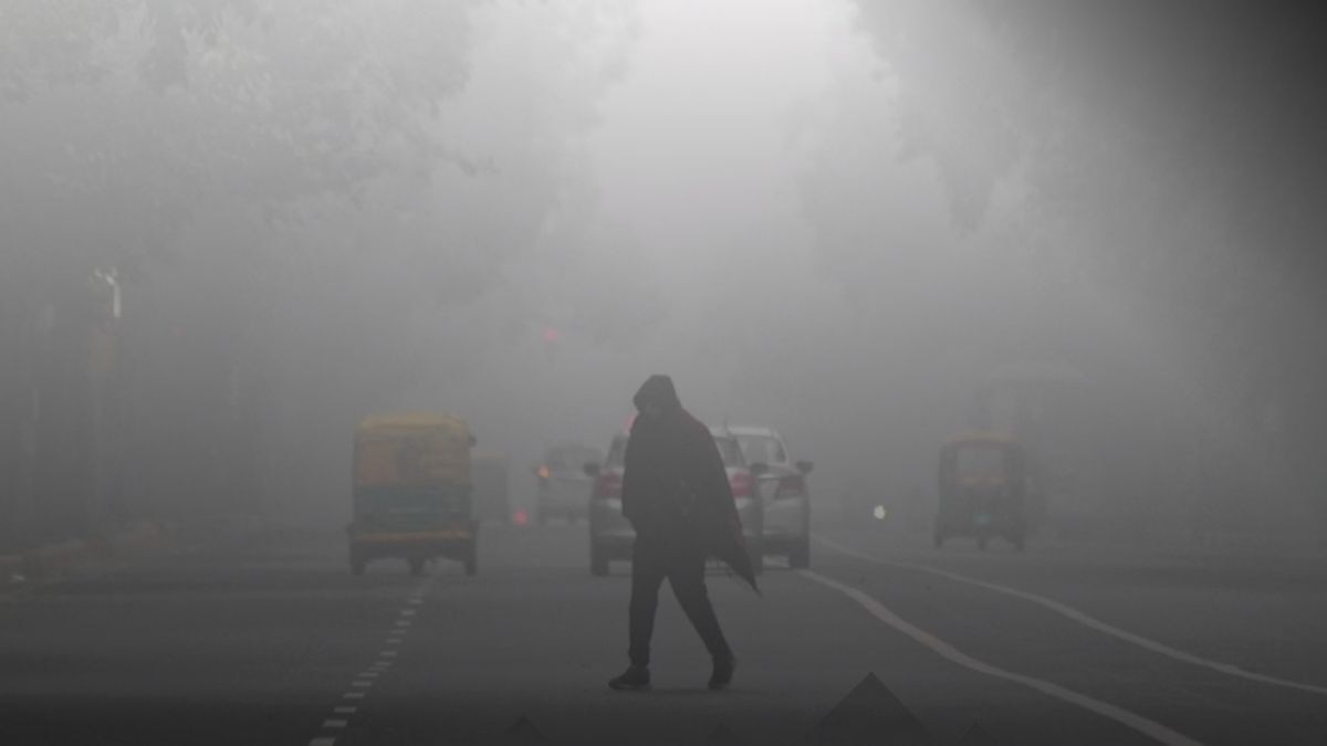 Uttarakhand Ka Mausam: उत्तराखंड में बारिश और बर्फबारी का अलर्ट, ठंड दिखाएगी असर, जानें अपने शहर का मौसम