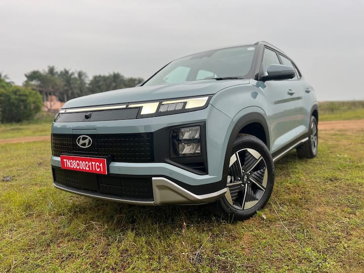 Hyundai Motor India: Hyundai ক্রেটা ইলেকট্রিক ছাড়াও কোম্পানি মেলায় নিয়ে এসেছে একাধিক 'শো স্টপার'। একটি কমসেপ্ট কার ছাড়াও Staria MPV এবং Ioniq 9ও দেখা যাবে এই মেলায়।