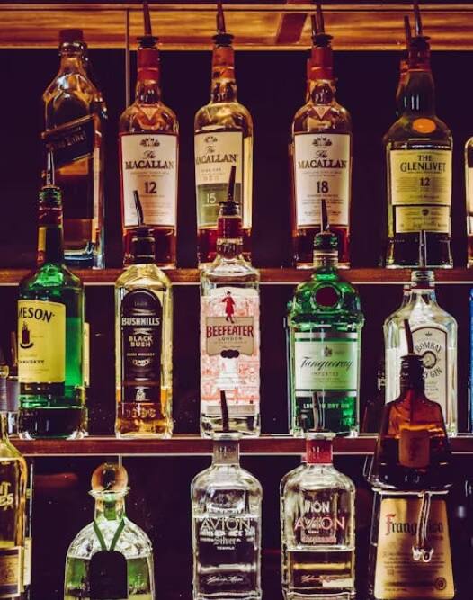 ਸ਼ਰਾਬ 'ਤੇ ਕਿਹੜਾ ਟੈਕਸ ਲਗਦਾ, ਕਿਸ ਨੂੰ ਹੁੰਦਾ ਸਭ ਤੋਂ ਜ਼ਿਆਦਾ ਫ਼ਾਇਦਾ ?