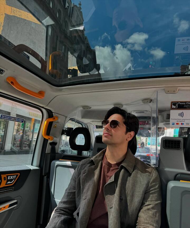सिद्धार्थ ने इन खूबसूरत मूर्तियों को शेयर करते हुए लिखा कि, 'हैप्पी बर्थडे सोलमेट..'
