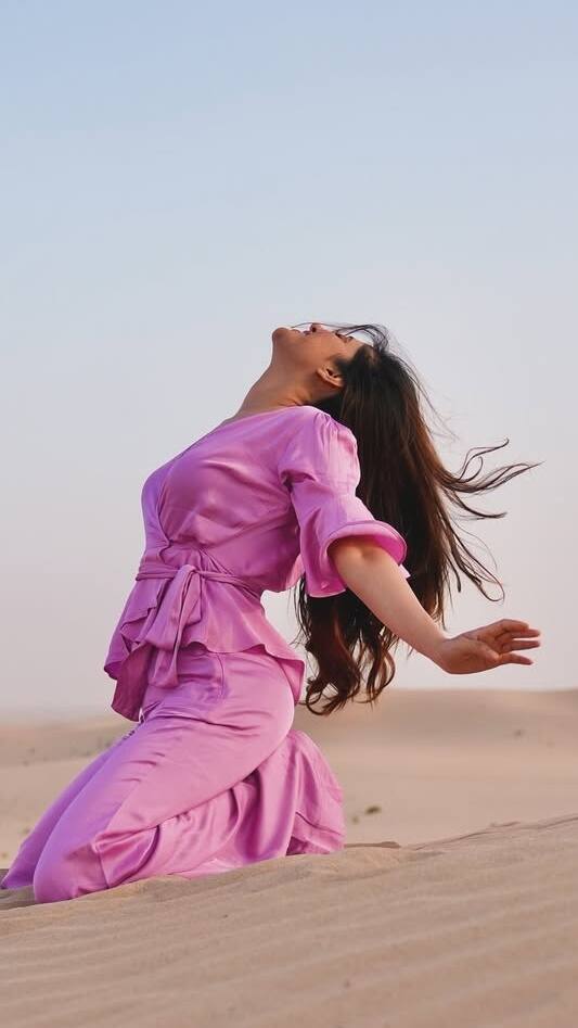 कभी डॉक्टर बनना चाहती थी, अब कमाती हैं लाखों, 13 साल बड़े एक्टर को कर रही डेट